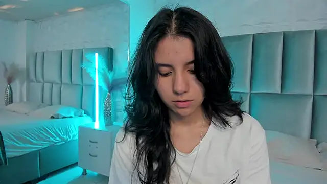 HollyPeach online show from 02-12-26, 07:35