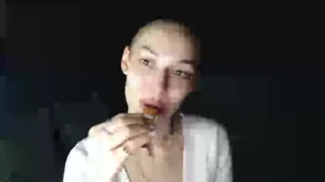 Daphne Darkthorn online show from 11-04-25, 06:11