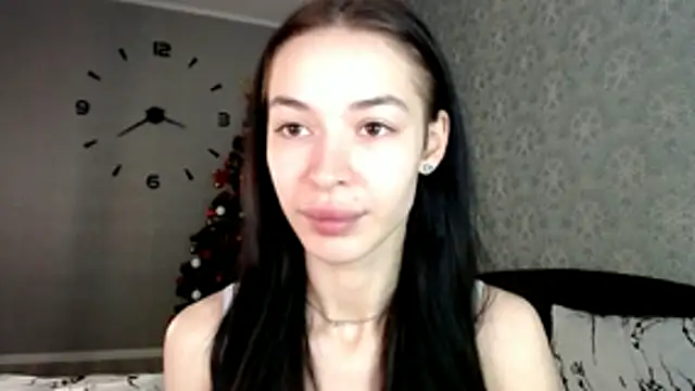 Daphne Darkthorn online show from 12-21-25, 02:35