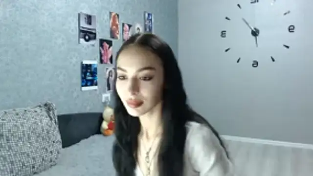 Daphne Darkthorn online show from 10-20-25, 03:08