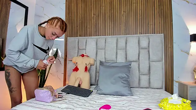 Sassha ferrer online show from 12-05-25, 07:55