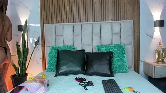 Sassha ferrer online show from 01-11-26, 06:15