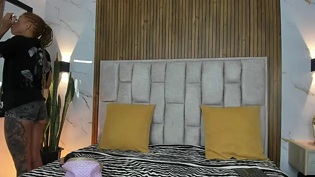 Sassha ferrer online show from 01-08-26, 07:31