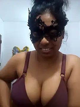 Snapshot of Expose_Queen chatting on 06-25-26, 06:13 Expose Queen online show from 06-25-26, 06:13