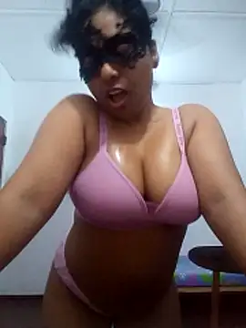Snapshot of Expose_Queen chatting on 06-22-26, 05:54 Expose Queen online show from 06-22-26, 05:54