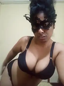 Expose Queen online show from 11-21-25, 08:02