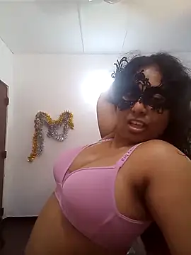 Snapshot of Expose_Queen chatting on 06-17-26, 08:03 Expose Queen online show from 06-17-26, 08:03