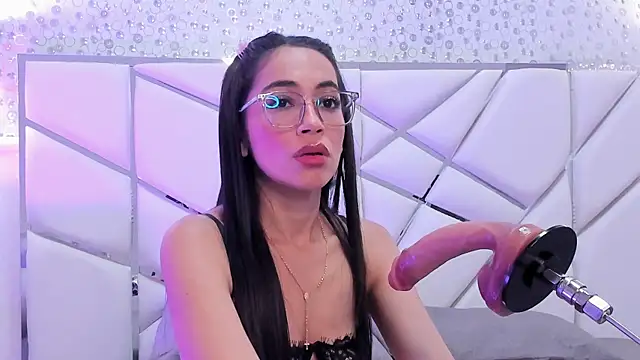 Snapshot of GabbiePrice chatting on 05-11-26, 02:56 GabbiePrice online show from 05-11-26, 02:56