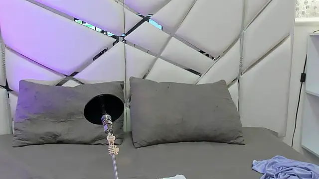 Snapshot of GabbiePrice chatting on 05-16-26, 11:42 GabbiePrice online show from 05-16-26, 11:42
