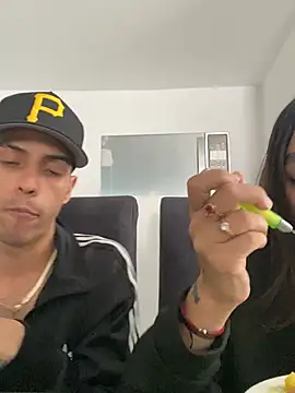 DerryAndIzzy online show from 01-13-26, 05:50