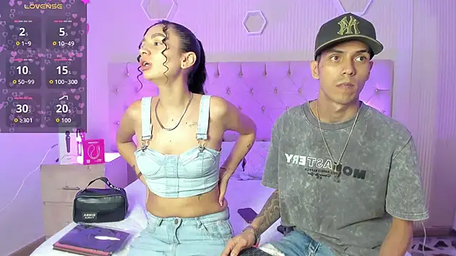 DerryAndIzzy online show from 05-20-26, 05:04