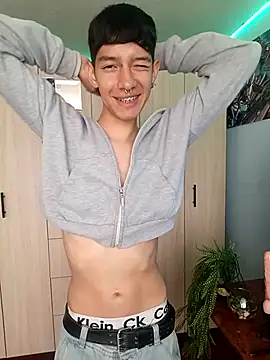 heyy noah11 online show from 11-06-25, 06:45