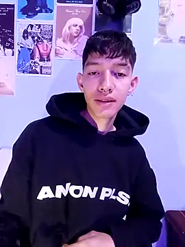 heyy noah11 online show from 10-24-25, 01:26