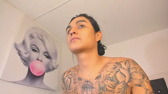 BiancaValentinna online show from 11-18-25, 08:45