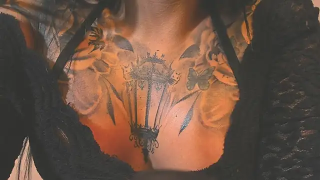 BiancaValentinna online show from 10-25-25, 08:53