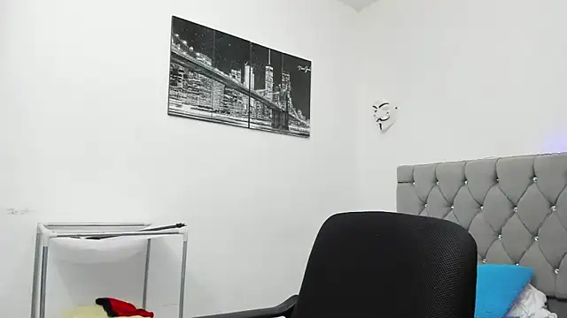 Sofi And Santy online show from 11-08-25, 10:57