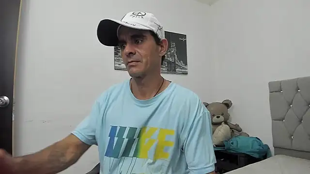 Sofi And Santy online show from 02-20-26, 12:29