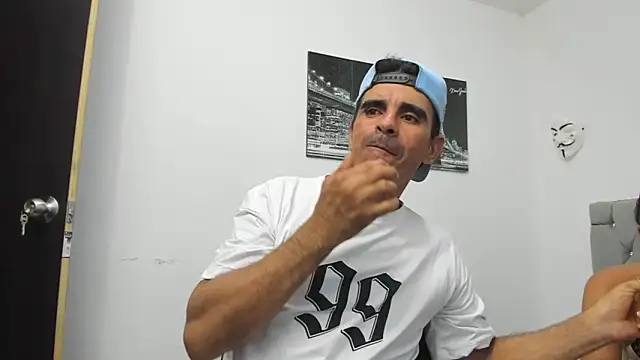 Sofi And Santy online show from 11-14-25, 12:25