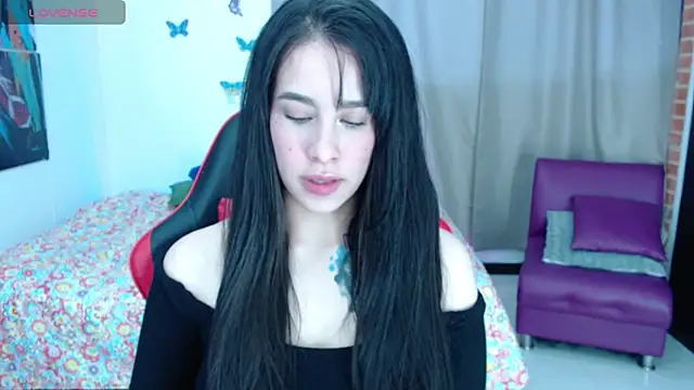 Snapshot of skarlett222 chatting on 10-21-25, 10:53 skarlett222 online show from 10-21-25, 10:53