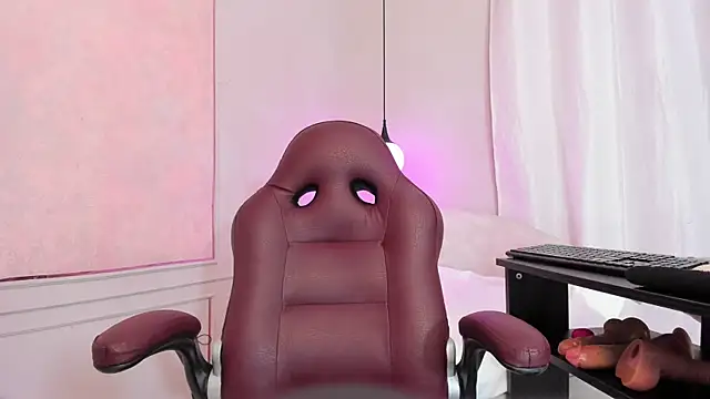 Belindamuller online show from 10-31-25, 03:47