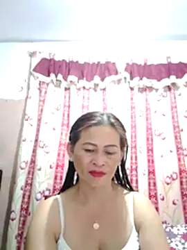 Snapshot of merr_ann123 chatting on 05-27-26, 01:26 merr ann123 online show from 05-27-26, 01:26
