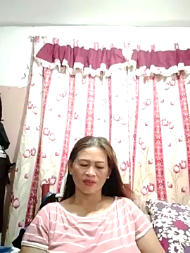 Snapshot of merr_ann123 chatting on 06-10-26, 05:30 merr ann123 online show from 06-10-26, 05:30