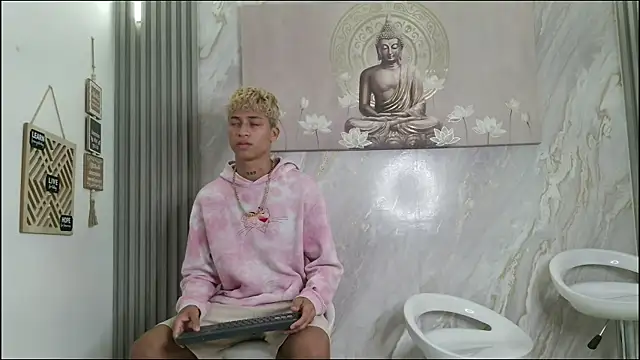 EMPIRE BOYS1 online show from 04-04-26, 01:28