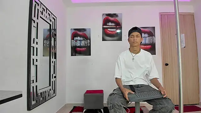 EMPIRE BOYS1 online show from 11-30-25, 07:03