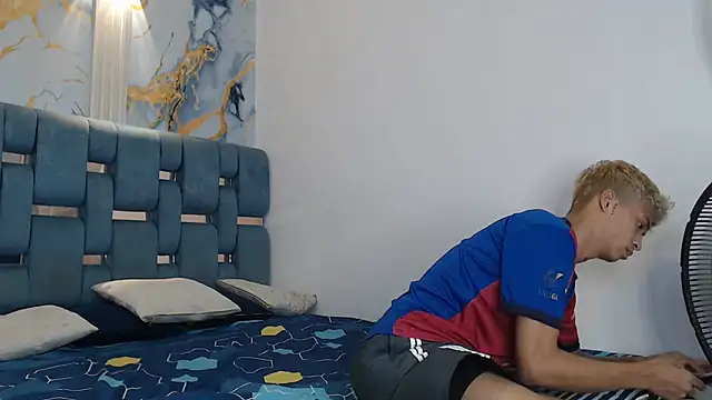 EMPIRE BOYS1 online show from 03-26-26, 07:12