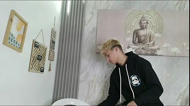 EMPIRE BOYS1 online show from 04-14-26, 07:24