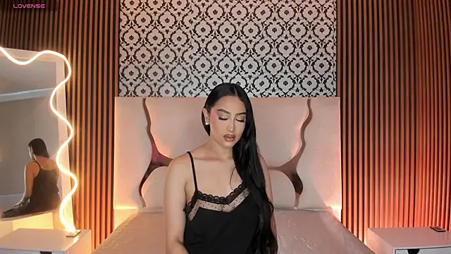 BEELLA TAY1 online show from 12-15-25, 12:33