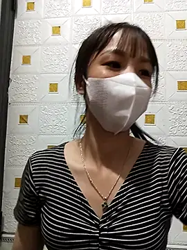 Snapshot of Su_symeo chatting on 10-21-25, 11:53 Su symeo online show from 10-21-25, 11:53