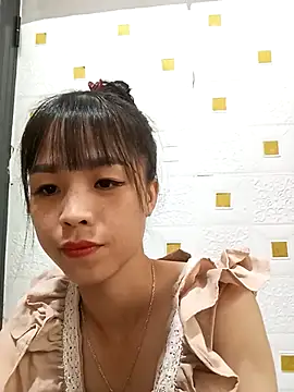 Snapshot of Su_symeo chatting on 10-23-25, 05:28 Su symeo online show from 10-23-25, 05:28