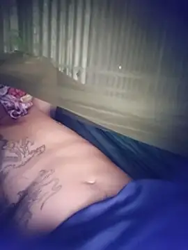 Dothanhthuan555 online show from 10-26-25, 04:13