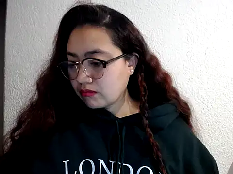 I AM ISABELLA online show from 10-17-25, 04:38