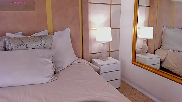 lyrabellini online show from 02-25-26, 11:21