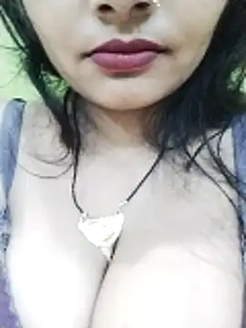 Snapshot of kiara-simmi chatting on 10-29-25, 06:29 kiara-simmi online show from 10-29-25, 06:29