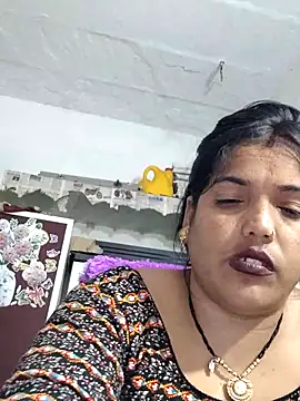 Snapshot of Apki_bhabhiji chatting on 10-13-25, 04:52 Apki bhabhiji online show from 10-13-25, 04:52