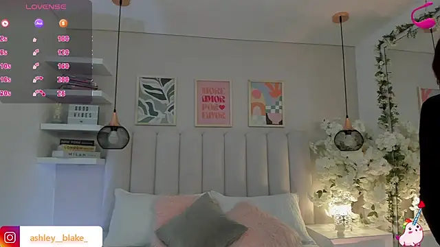 Isabella  gonzalez  online show from 11-26-25, 03:28