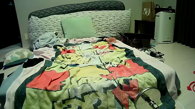 Snapshot of inranranko1919 chatting on 10-31-25, 07:21 inranranko1919 online show from 10-31-25, 07:21