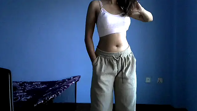 Snapshot of sanskari_girl chatting on 10-17-25, 12:58 sanskari girl online show from 10-17-25, 12:58