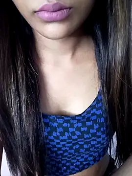 Snapshot of Namita-Love chatting on 10-19-25, 06:16 Namita-Love online show from 10-19-25, 06:16
