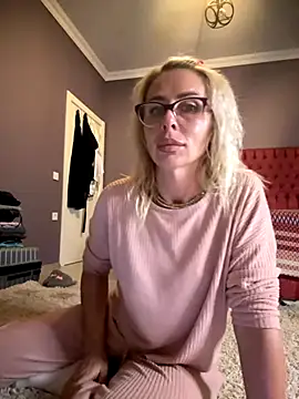 ElenabonyX online show from 11-13-25, 07:29