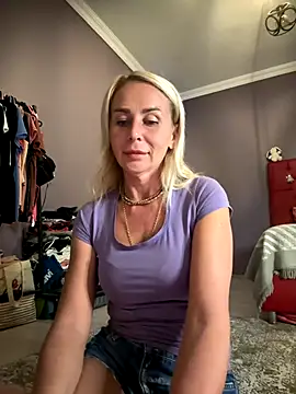 ElenabonyX online show from 10-24-25, 06:51