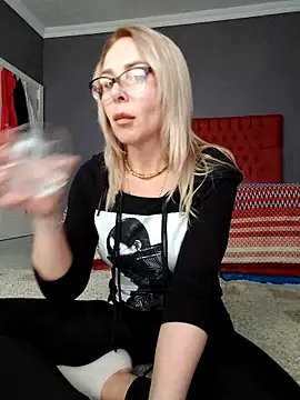 ElenabonyX online show from 02-07-26, 12:24