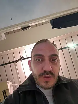 Snapshot of AlexGogo23 chatting on 10-13-25, 01:56 AlexGogo23 online show from 10-13-25, 01:56