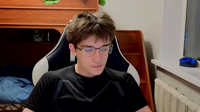 sweeetangeel online show from 12-21-25, 05:36