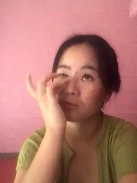 Snapshot of xixibabi chatting on 10-12-25, 02:02 xixibabi online show from 10-12-25, 02:02
