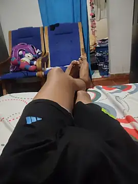 Snapshot of Rayangiss chatting on 05-16-26, 06:29 Rayangiss online show from 05-16-26, 06:29