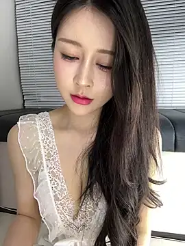 Snapshot of yiyi_3523 chatting on 05-27-26, 12:01 yiyi 3523 online show from 05-27-26, 12:01